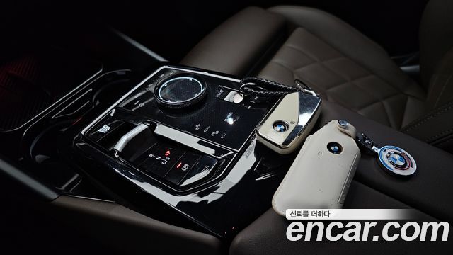 BMW 5-Series 2024 — photo 12