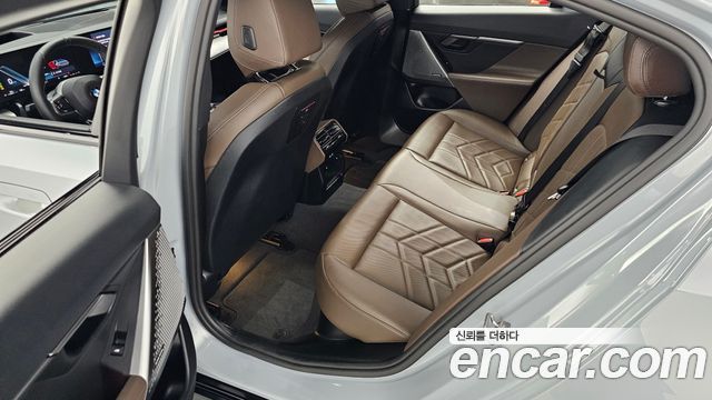 BMW 5-Series 2024 — photo 17
