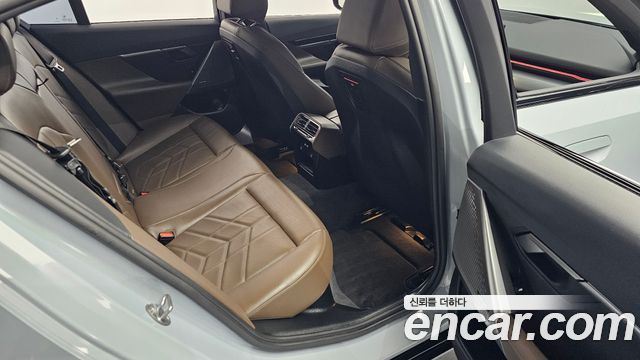 BMW 5-Series 2024 — photo 18