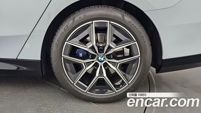 BMW 5-Series 2024 — photo 7