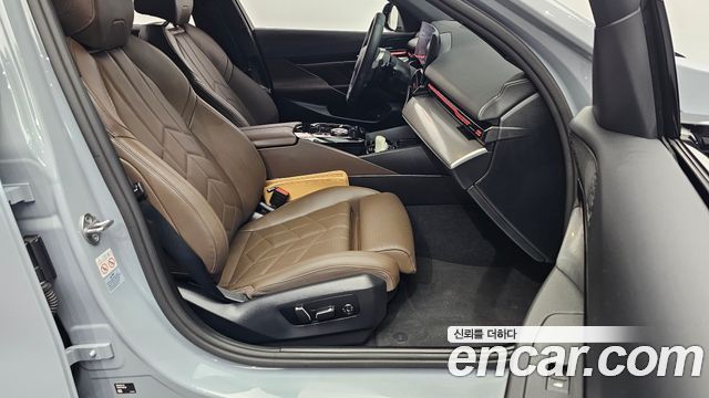 BMW 5-Series 2024 — photo 16