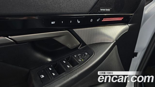 BMW 5-Series 2024 — photo 28