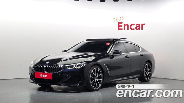 BMW 8-Series 2022 — photo 1