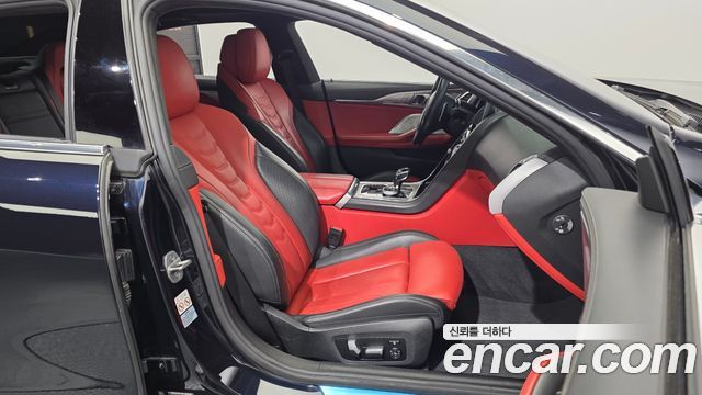 BMW 8-Series 2022 — photo 12