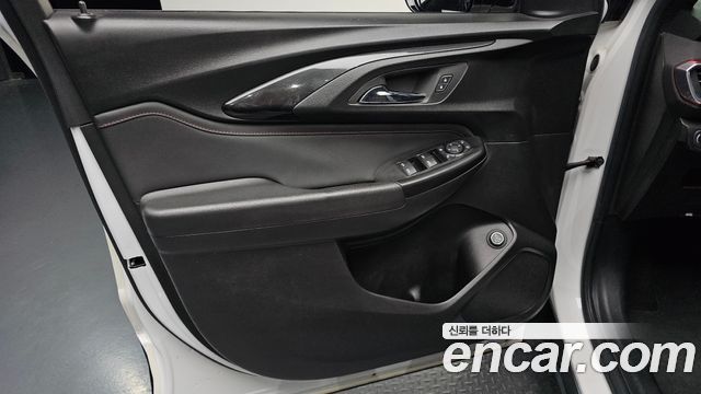Chevrolet Korea Trailblazer 2022 — photo 14
