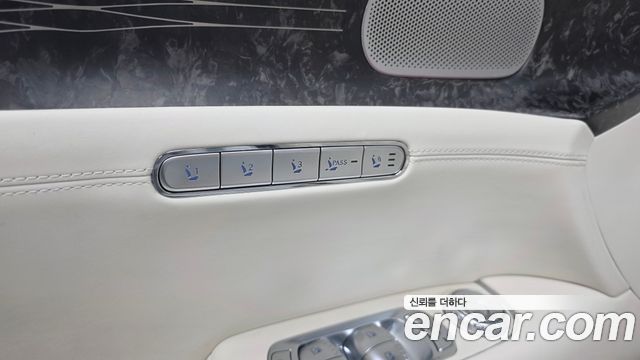 Genesis G90 2022 — photo 26