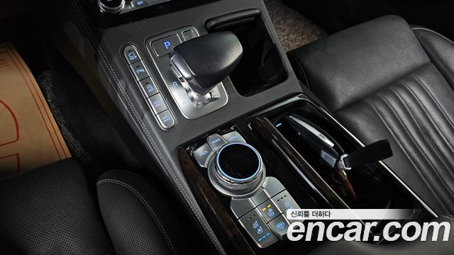 Genesis G90 2019 — photo 12