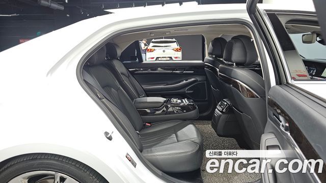 Genesis G90 2019 — photo 17