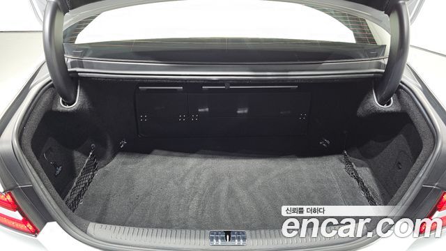 Genesis G90 2019 — photo 23