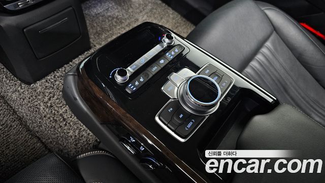 Genesis G90 2019 — photo 24