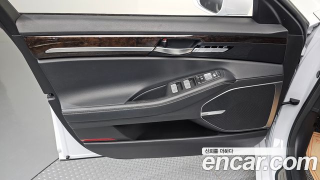 Genesis G90 2019 — photo 14