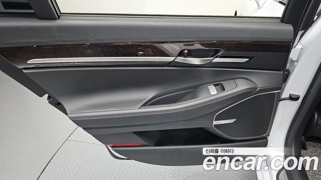 Genesis G90 2019 — photo 15