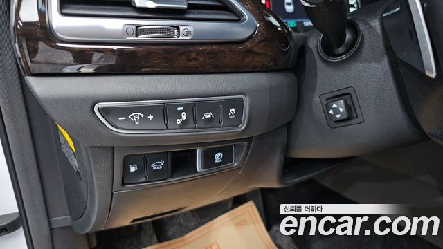 Genesis G90 2019 — photo 27