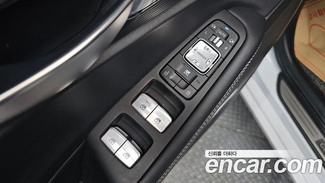 Genesis G90 2019 — photo 29