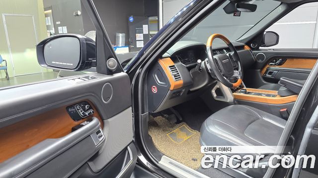Land Rover Range Rover 2018 — photo 10