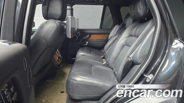 Land Rover Range Rover 2018 — photo 13