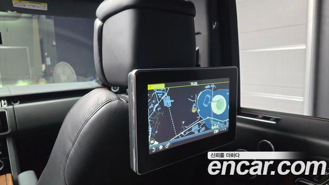 Land Rover Range Rover 2018 — photo 19