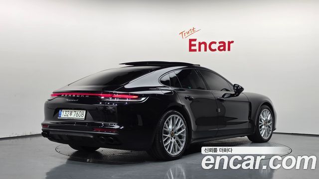 Porsche Panamera 2021 — photo 2