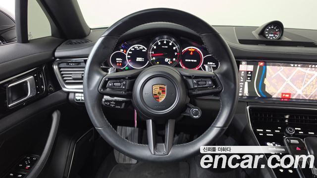 Porsche Panamera 2021 — photo 18