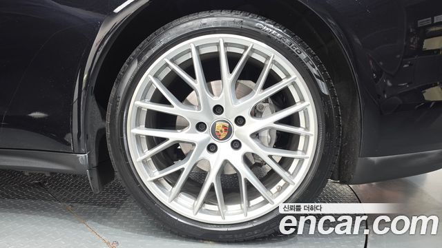 Porsche Panamera 2021 — photo 7