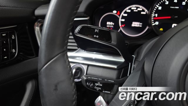 Porsche Panamera 2021 — photo 29