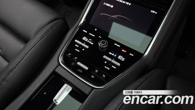 Porsche Panamera 2021 — photo 32