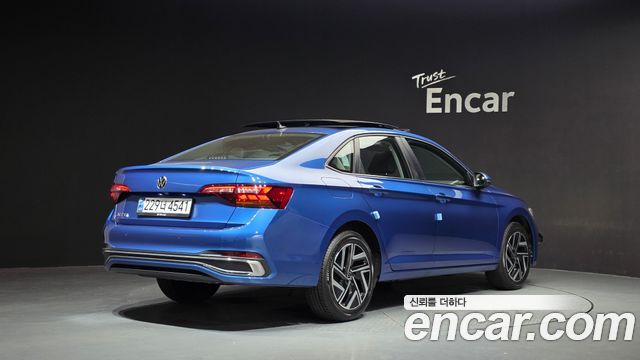 Volkswagen Jetta 2023 — photo 2