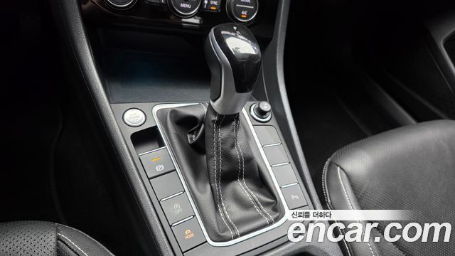 Volkswagen Jetta 2023 — photo 12