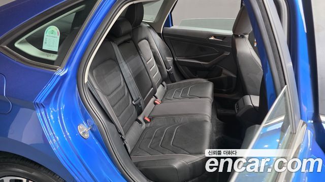 Volkswagen Jetta 2023 — photo 17