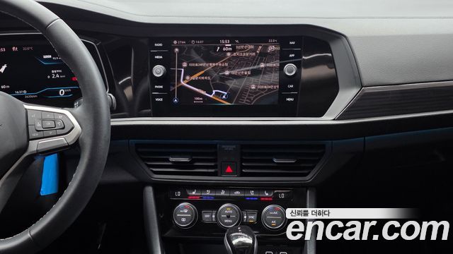 Volkswagen Jetta 2023 — photo 18