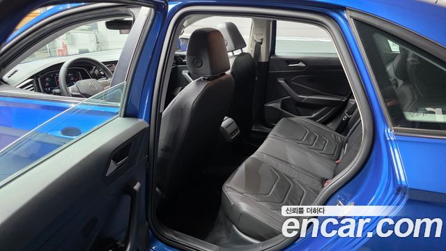 Volkswagen Jetta 2023 — photo 24
