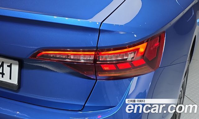 Volkswagen Jetta 2023 — photo 9