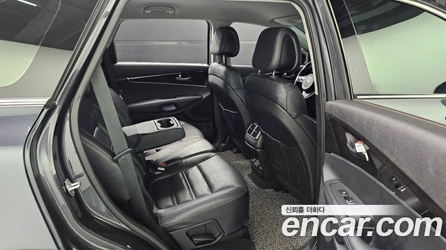 Kia Sorento 2017 — photo 11