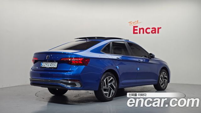 Volkswagen Jetta 2023 — photo 2