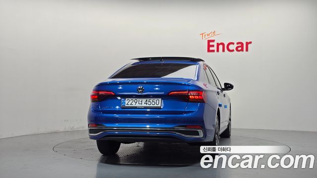 Volkswagen Jetta 2023 — photo 4