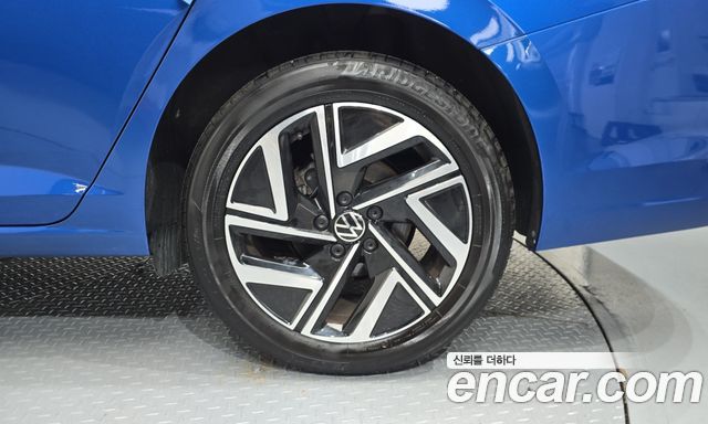 Volkswagen Jetta 2023 — photo 7