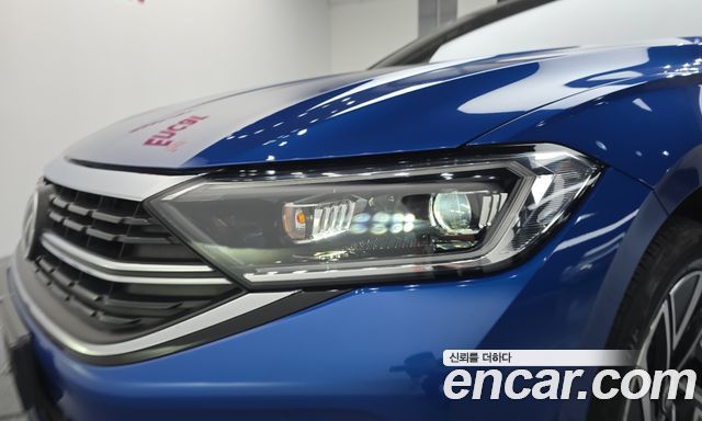 Volkswagen Jetta 2023 — photo 8