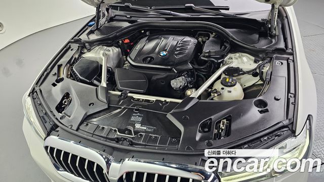 BMW 5-Series 2019 — photo 6