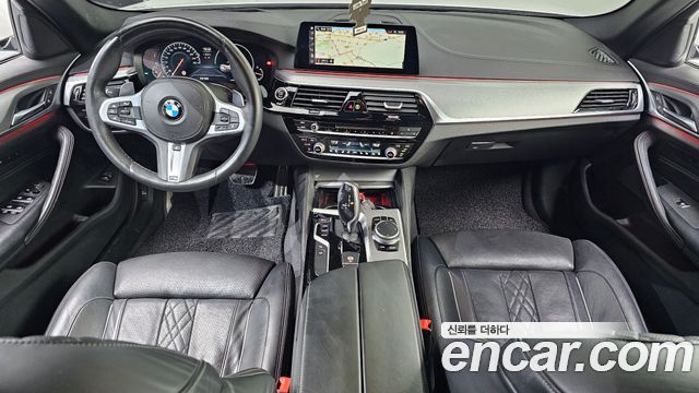 BMW 5-Series 2019 — photo 10