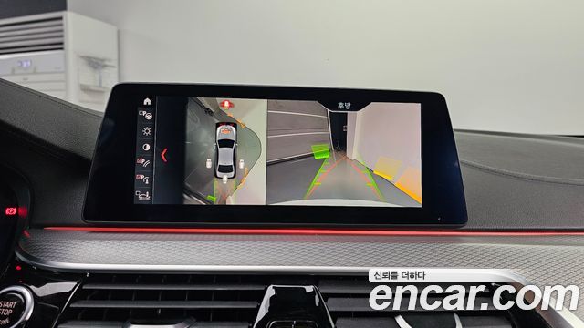 BMW 5-Series 2019 — photo 21