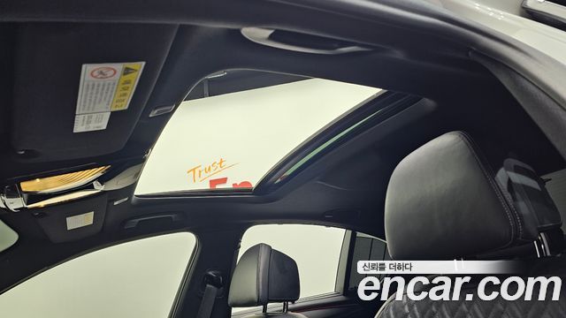 BMW 5-Series 2019 — photo 25