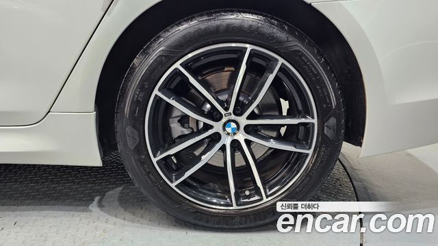 BMW 5-Series 2019 — photo 7