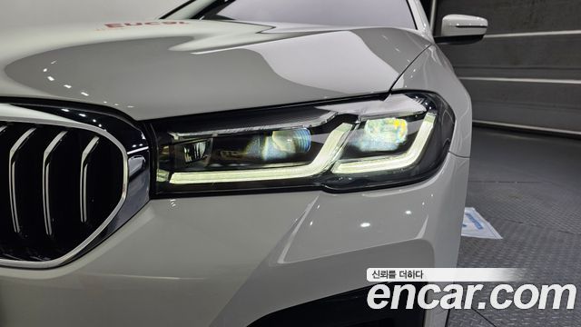 BMW 5-Series 2019 — photo 8