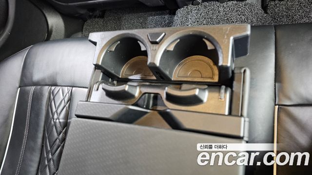 BMW 5-Series 2019 — photo 30