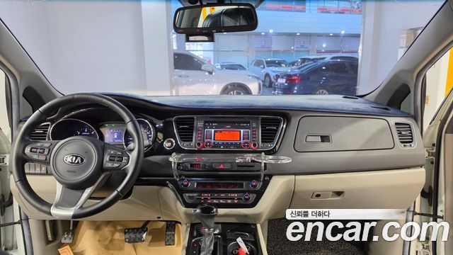 Kia Canival 2016 — photo 7
