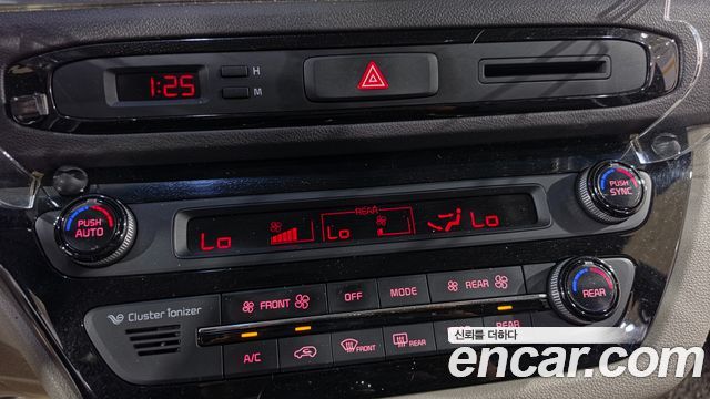 Kia Canival 2016 — photo 12