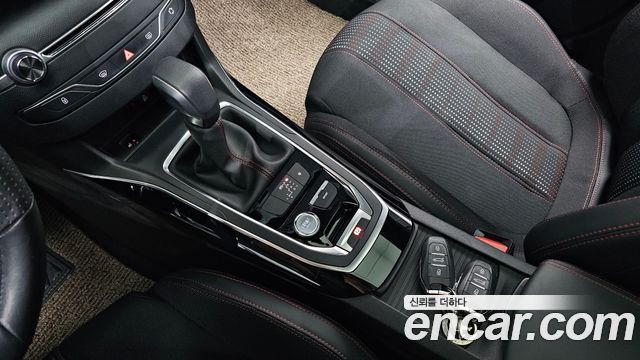 Peugeot 308 2018 — photo 12