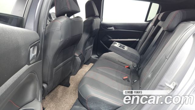 Peugeot 308 2018 — photo 18