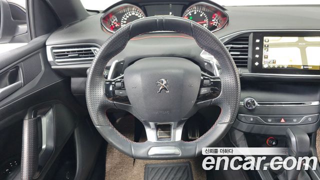 Peugeot 308 2018 — photo 21