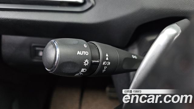 Peugeot 308 2018 — photo 25